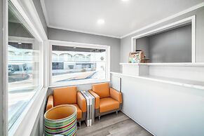 Pacific Inn & Suites