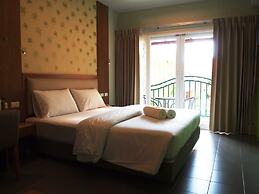Phuket Ecozy Hotel