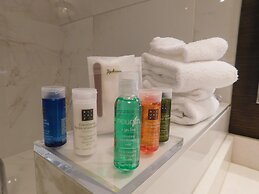 Radisson Hotel & Conference Centre Calgary Airport