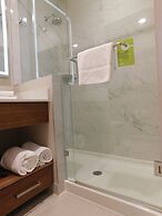 Radisson Hotel & Conference Centre Calgary Airport