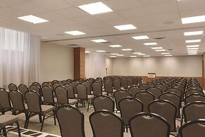 Radisson Hotel & Conference Centre Calgary Airport