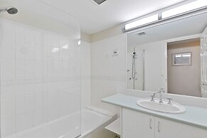 White Crest Apartments