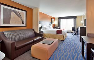 Holiday Inn Express & Suites St Louis Airport by IHG