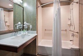 Holiday Inn Express & Suites St Louis Airport by IHG