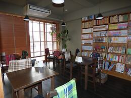Guesthouse Hyakumanben Cross