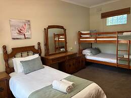 Eight Bells Mountain Inn