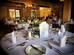 Eight Bells Mountain Inn