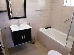 Eight Bells Mountain Inn