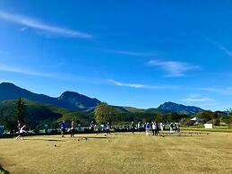 Eight Bells Mountain Inn