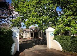 Eight Bells Mountain Inn