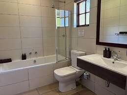 Eight Bells Mountain Inn