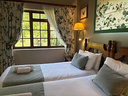 Eight Bells Mountain Inn