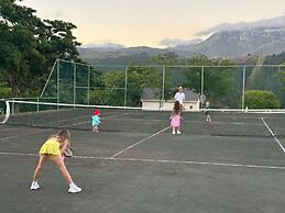 Eight Bells Mountain Inn