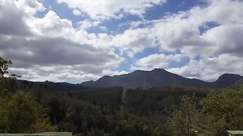 Eight Bells Mountain Inn