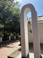 Eight Bells Mountain Inn