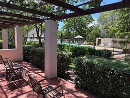 Eight Bells Mountain Inn