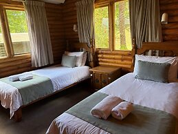 Eight Bells Mountain Inn