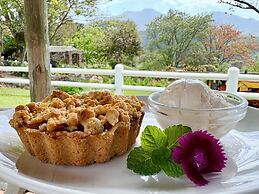 Eight Bells Mountain Inn