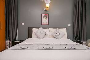 Meltonia Luxury Suites