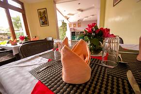 Meltonia Luxury Suites