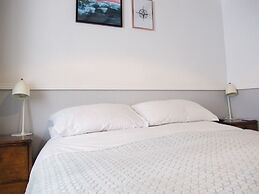 Stone's Throw Guesthouse