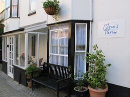 Stone's Throw Guesthouse