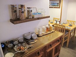 Stone's Throw Guesthouse