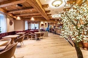 Lady Maria Hotel & Resort