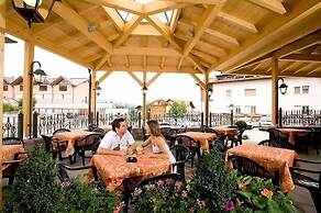 Lady Maria Hotel & Resort