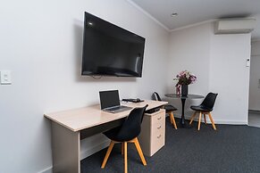 Aubyn Court Spa Motel