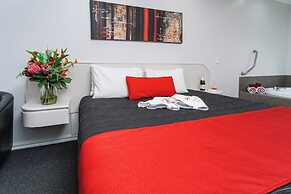 Aubyn Court Spa Motel