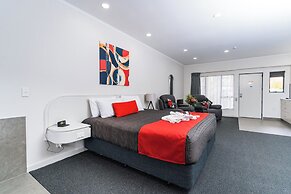 Aubyn Court Spa Motel