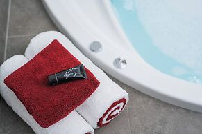 Aubyn Court Spa Motel