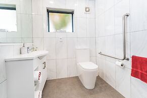 Aubyn Court Spa Motel