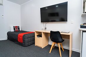 Aubyn Court Spa Motel