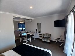 Palm City Motor Inn