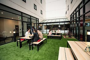 Essence Hotel Carlton