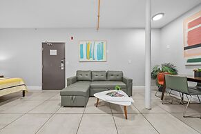 Miami International by Lowkl