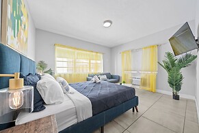 Miami International by Lowkl