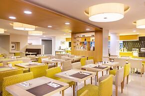 Holiday Inn Muscat Al Seeb by IHG