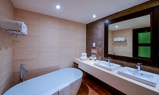 Holiday Inn Muscat Al Seeb by IHG