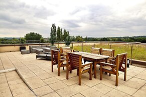 The Orchard Hotel & Restaurant