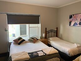 Hello Adelaide Motel and Apartments