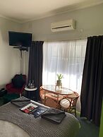 Hello Adelaide Motel and Apartments