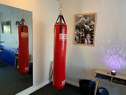 Hello Adelaide Motel and Apartments