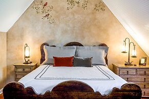 Harvey House Bed & Breakfast