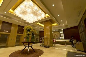 Mandarin Plaza Hotel