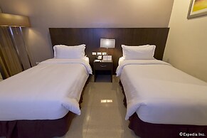 Mandarin Plaza Hotel