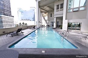 Mandarin Plaza Hotel