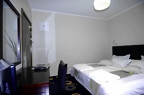 Hotel 365